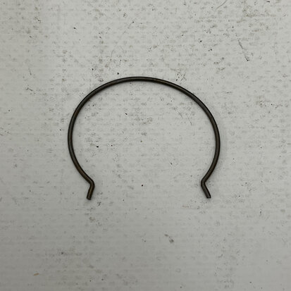 NEEDLE RETAINING RING - 066013057