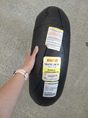Pirelli Tire 8230450 190/55 ZR17 Diablo Supercorsa V2