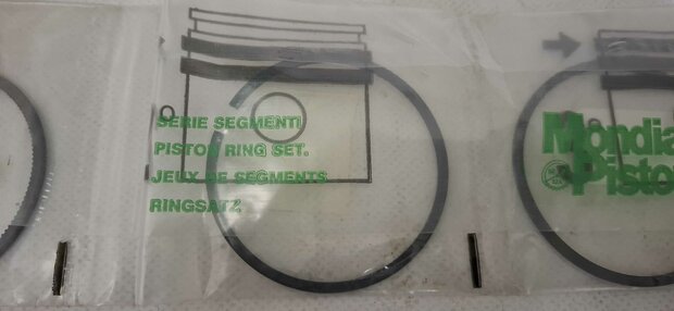 Ducati PISTON RING SET - 034047490 Monster