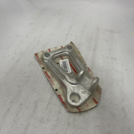 REAR FOOT REST BRACKET LEFT - 82410051A