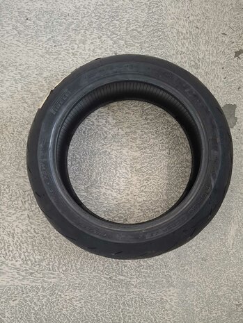 Pirelli tire 83978100 190/55 ZR17 Diablo corsa II