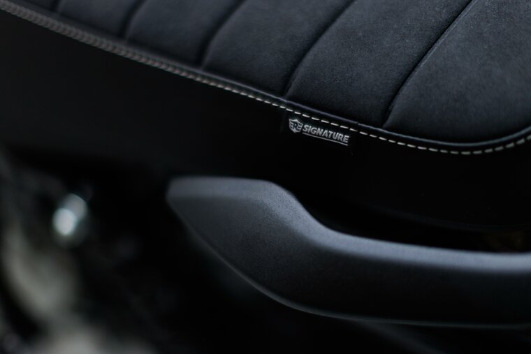 BLACK SIGNATURE BENCH SEAT