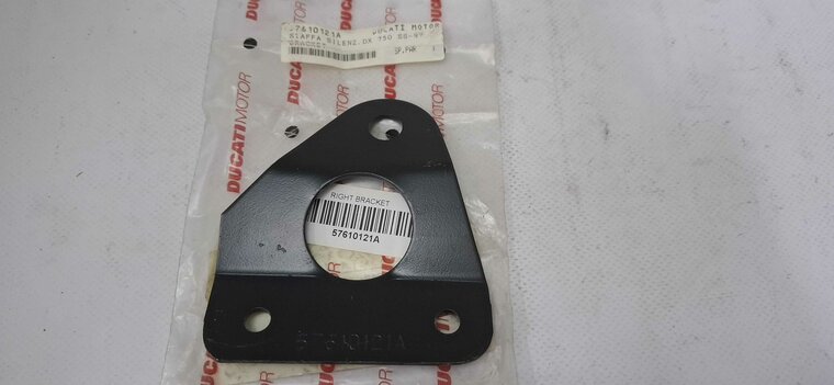 RIGHT BRACKET  - 57610121A