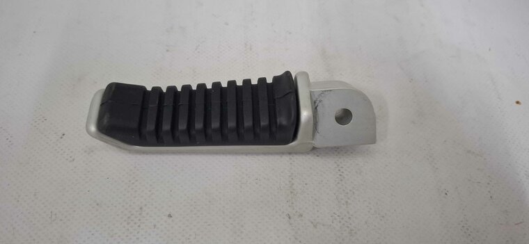 REAR RIGHT FOOTREST  - 037069865&nbsp;